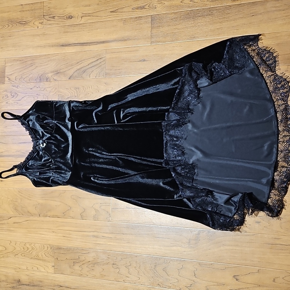 Elegant Black Velvet Lace Dress